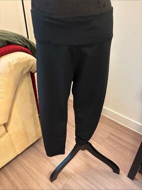Black Fabletics Leggings